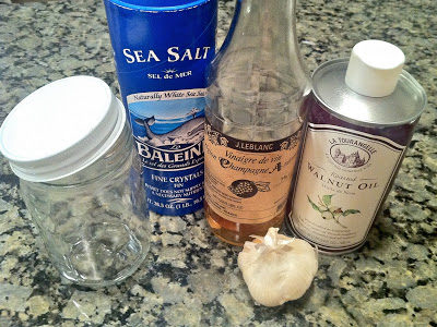 Walnut oil salad dressing