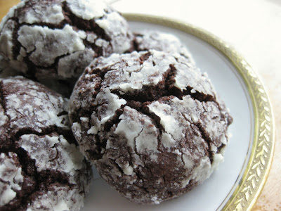 Dark chocolate crackle cookies