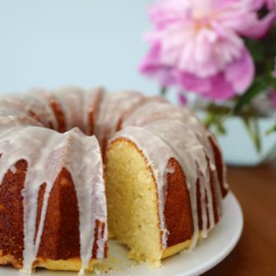 Lemon buttermilk bundt cake